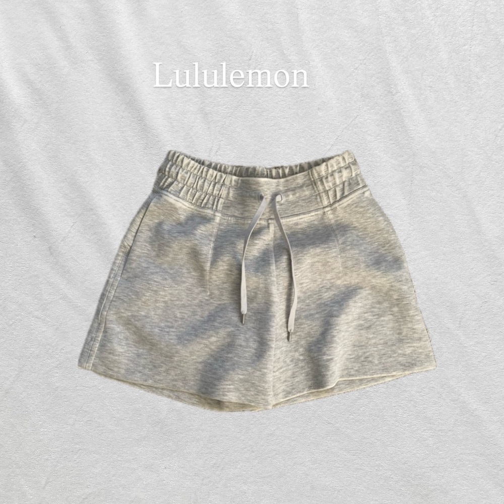 Lululemon Athletica women’s size 6 Light Gray Shorts